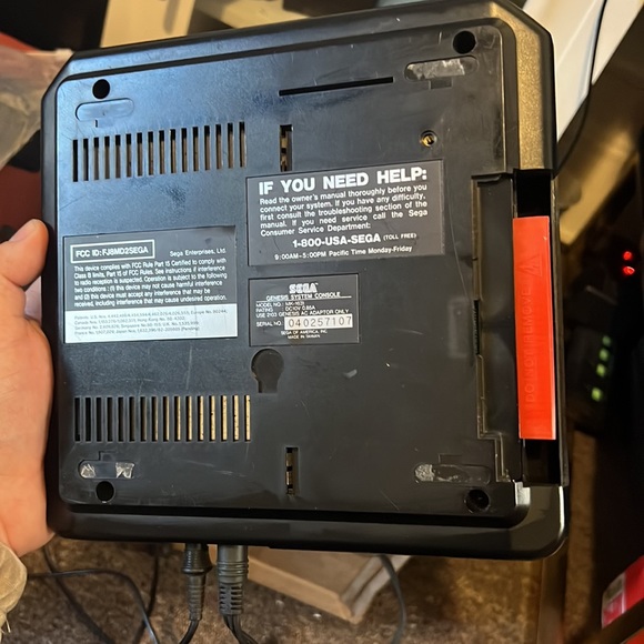 Sega génesis fully functional with all wires and 2 controllers and 2 games. - Picture 4 of 7